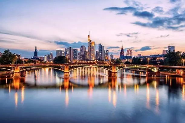Lumiere An Der Messe By Ans